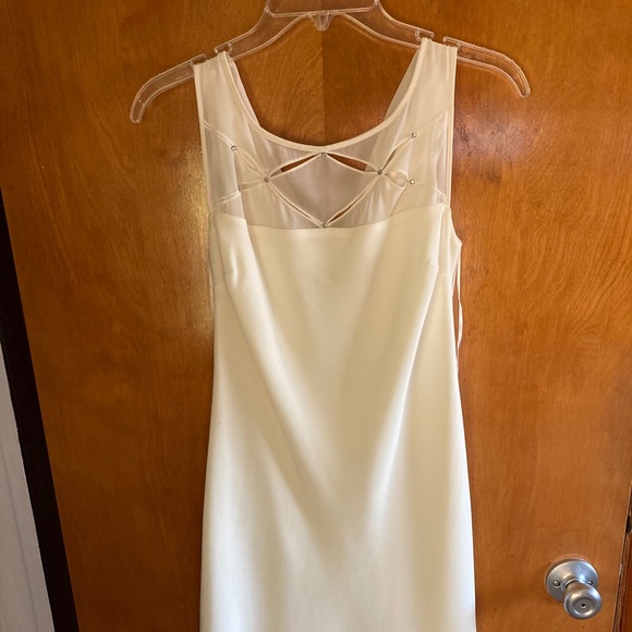 Evan Picone Dresses & Skirts - Classic Cream Dress